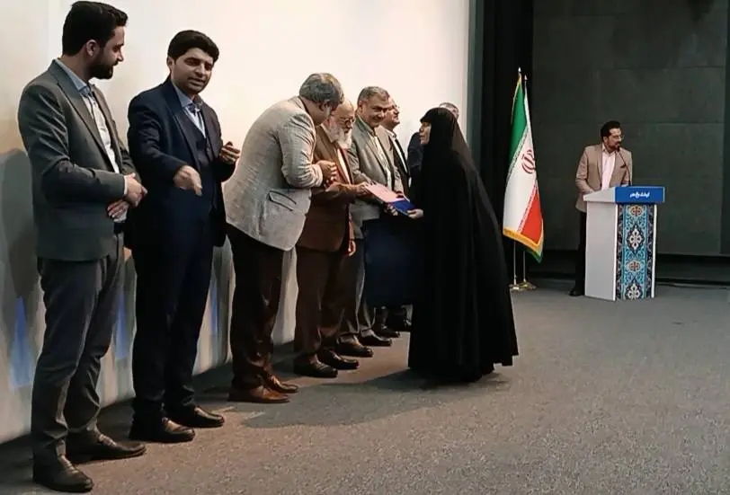 تقدیر از سرپرست سازمان تاکسیرانی در «آیین تجلیل از خادمان ستاد اجرایی خدمات سفر شهر تهران»